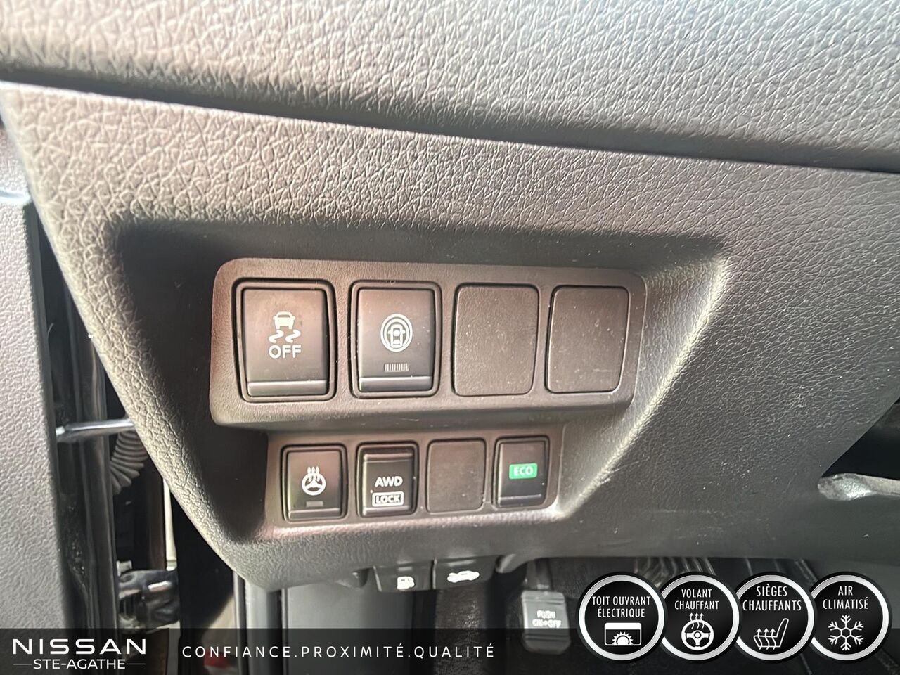 2019 Nissan Qashqai SV TI CVT Black Sainte-Agathe-des-Monts - photo #13