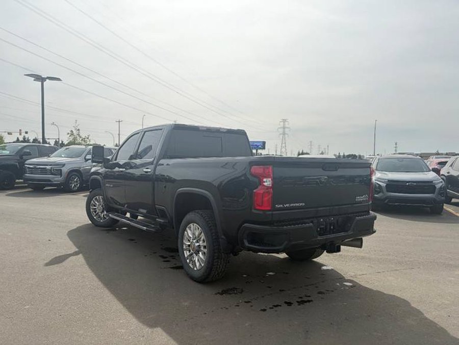 2022 Chevrolet Silverado 2500HD High Country Deluxe 6.6L Duramax | Power Sunroof Black