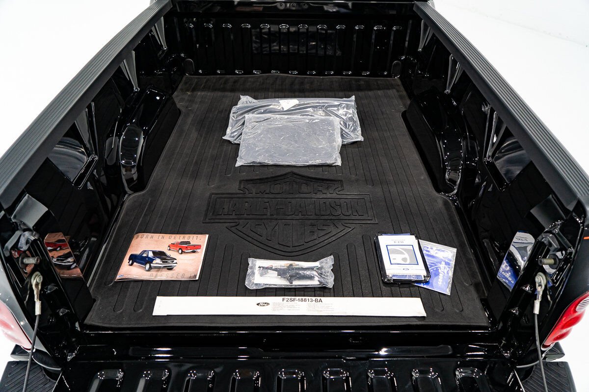 Ford F-150 Harley Davidson Edition In Delivery Packaging 2000 Noir Montréal - photo #31