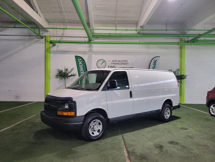 2007 Chevrolet Express Cargo Van 2007 White