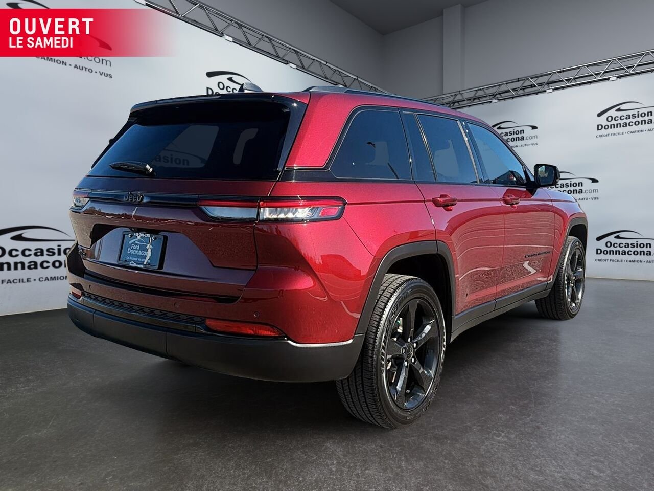 2023 Jeep Grand Cherokee Red  - photo #3