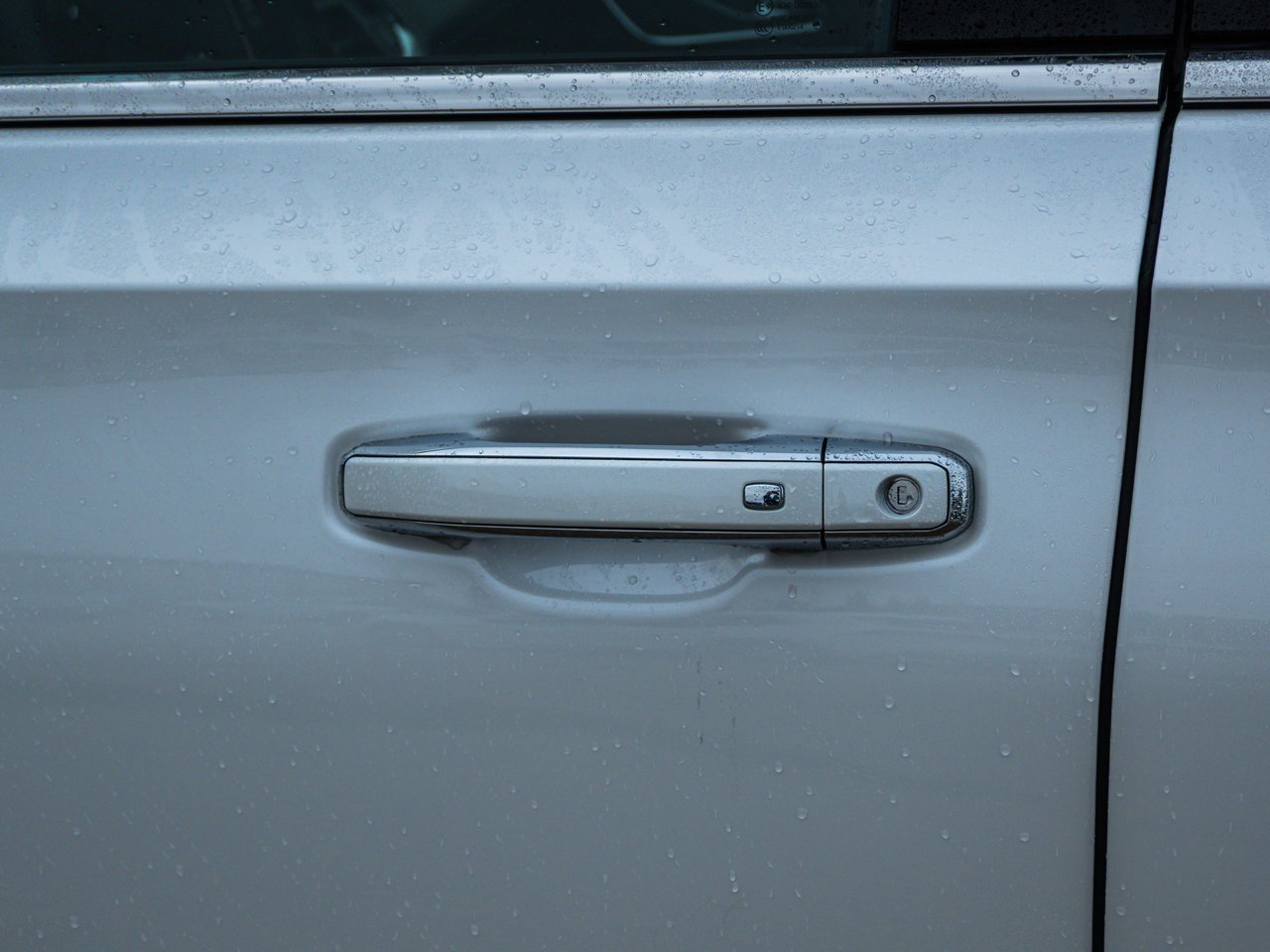 2023 Chevrolet Tahoe 4WD 4dr High Country White Sherwood Park - photo #8