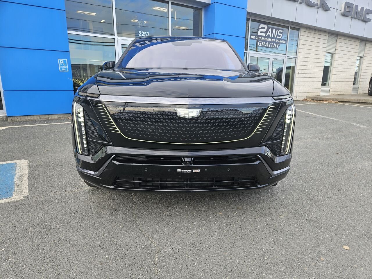 Cadillac VISTIQ Traction intégrale, 4 portes Sport 2026 Noir Thetford Mines - photo #1