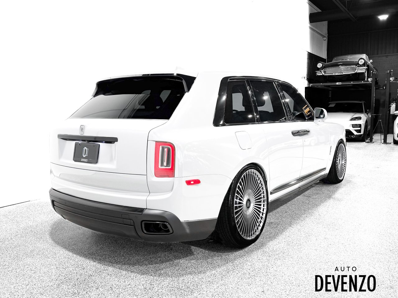 Rolls-Royce Cullinan 2023 Blanc Saint-Eustache - photo #4
