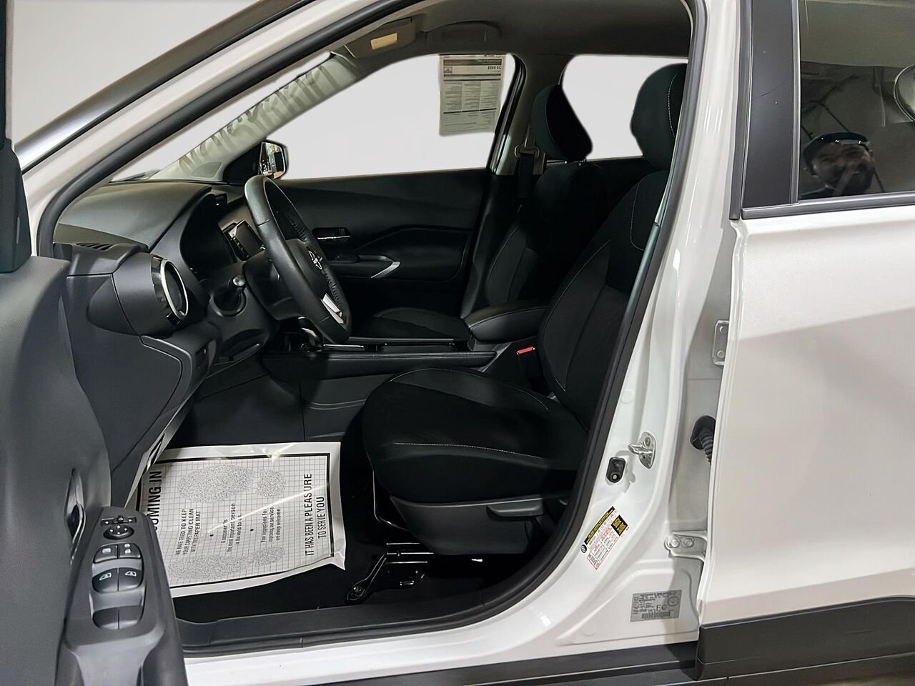 2024 Nissan Kicks SV TA White Québec - photo #8
