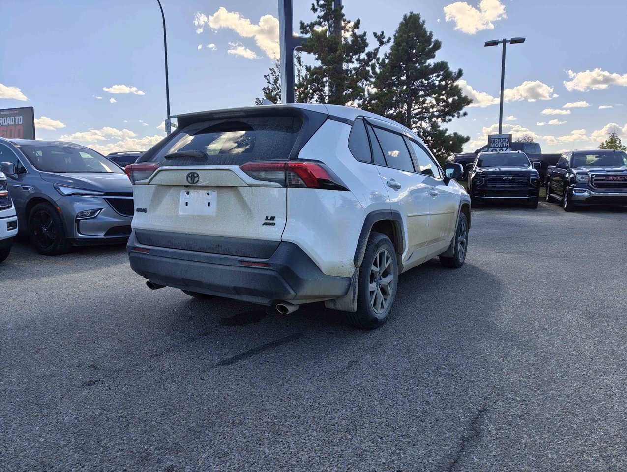 2023 Toyota RAV4 LE AWD White Sherwood Park - photo #5