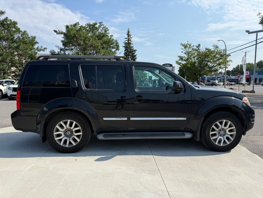 2010 Nissan Pathfinder 4WD 4dr V6 LE Black