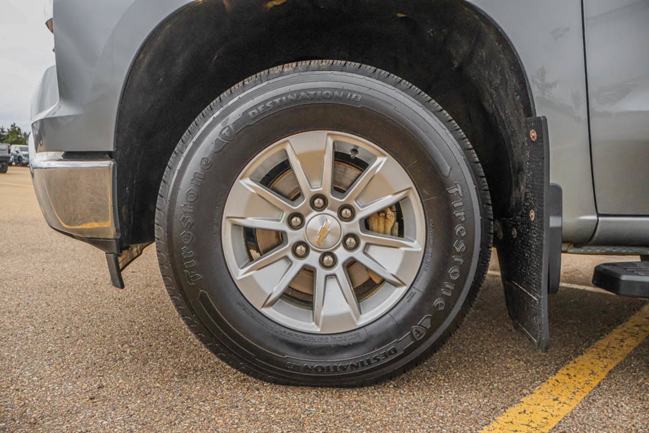 2023 Chevrolet Silverado 1500 4WD Crew Cab 147 LT Grey Sherwood Park - photo #13