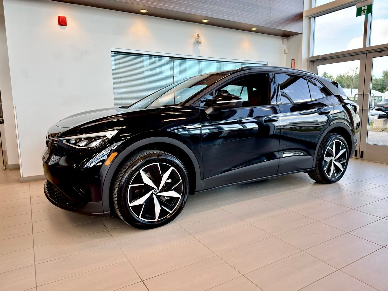 2024 Volkswagen ID.4 Black Notre-Dame-des-Prairies - photo #5