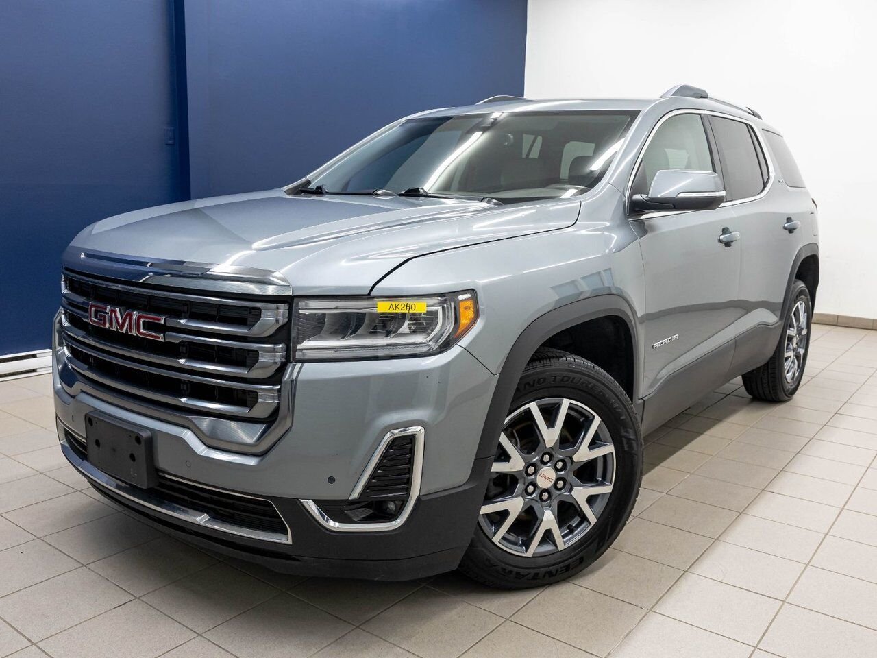 GMC Acadia SLT AWD *NAV* CUIR SIÈGES CHAUF HAYON ELECT BOSE 2023 Gris Saint-Jérôme - photo #0