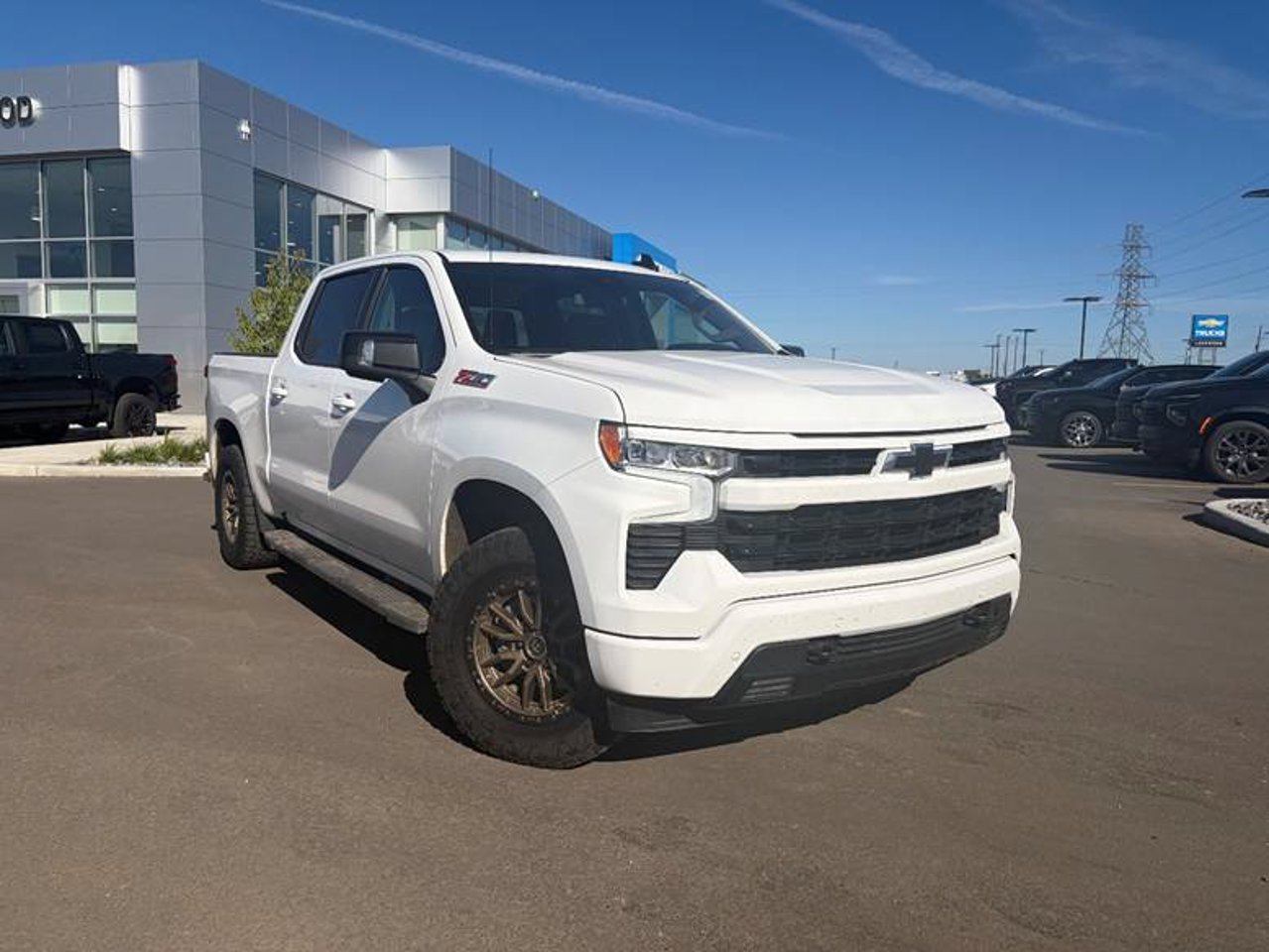 2026 Chevrolet Silverado 1500 4WD Crew Cab 147 RST White Sherwood Park - photo #1