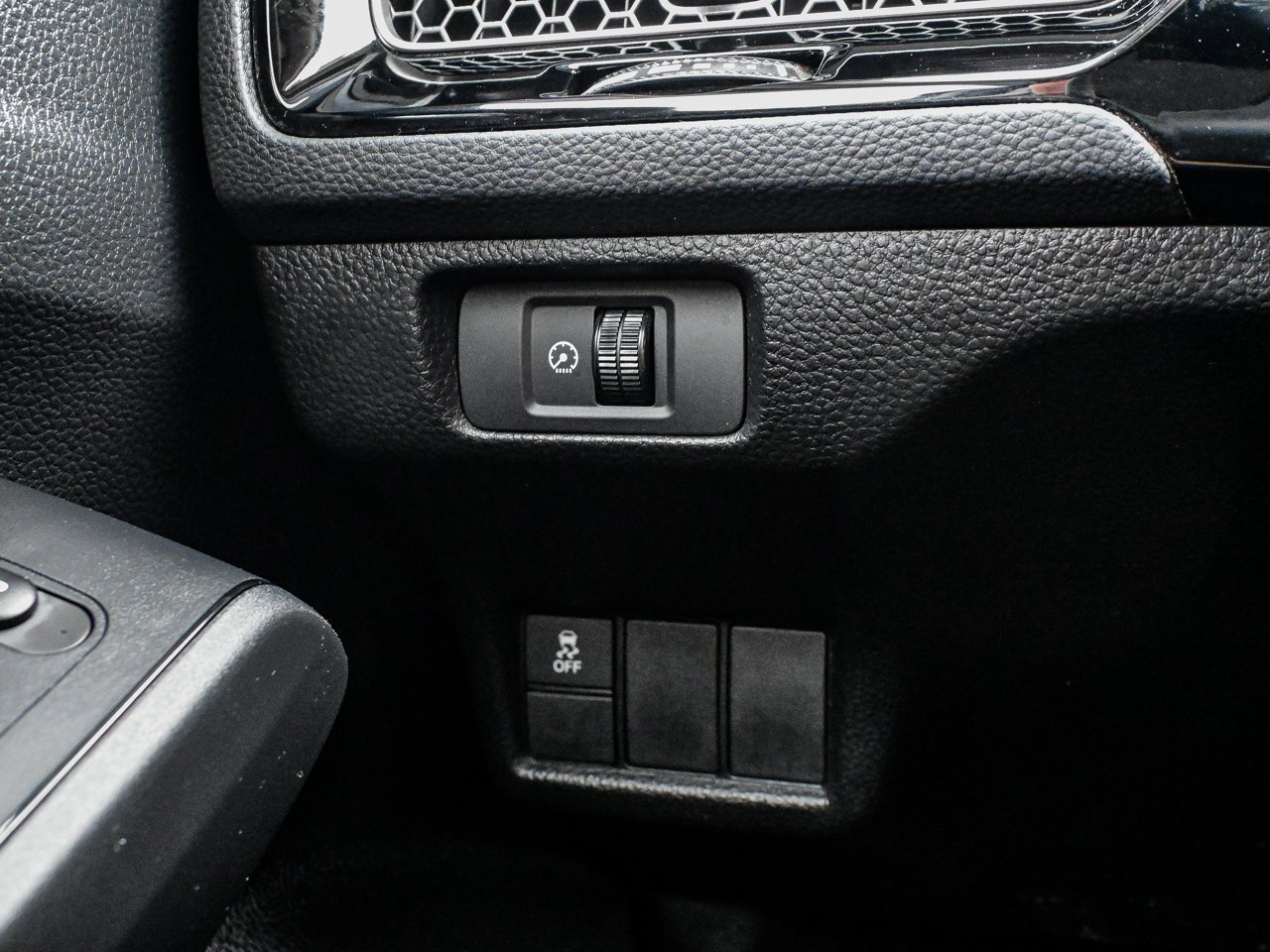 2025 Honda Civic Sedan LX CVT White Sherwood Park - photo #18