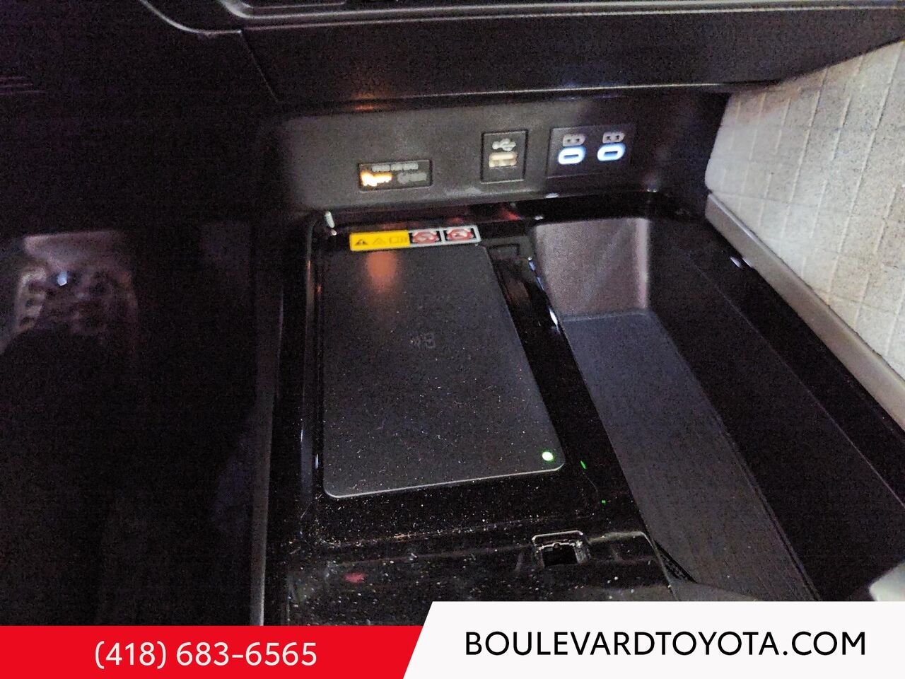2025 Toyota Camry 531872-25 | XLE, HYBRIDE, AWD Blue Québec - photo #16