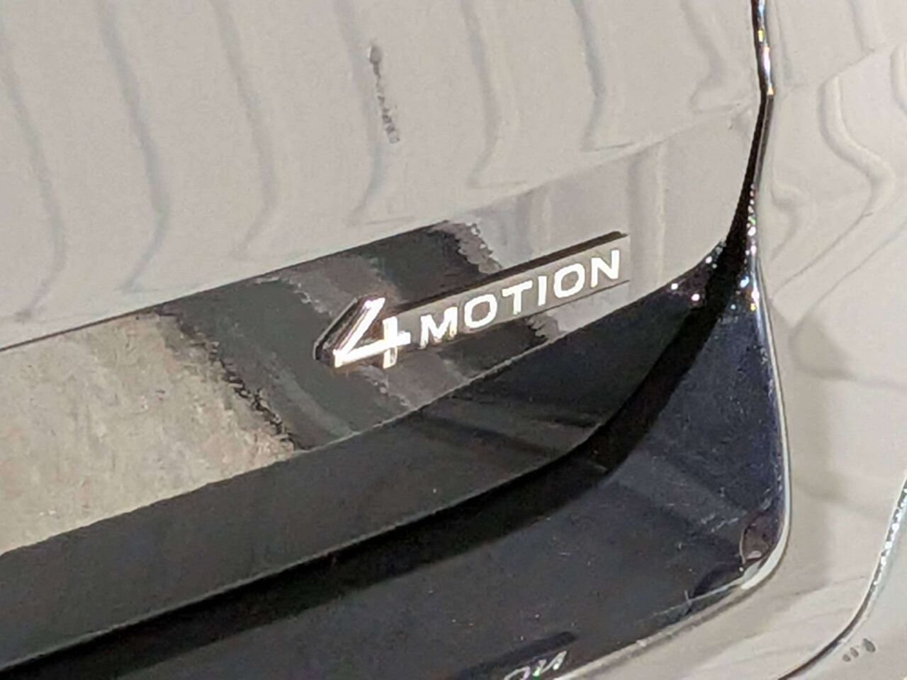 2024 Volkswagen Taos Comfortline 4MOTION Black Mirabel - photo #36