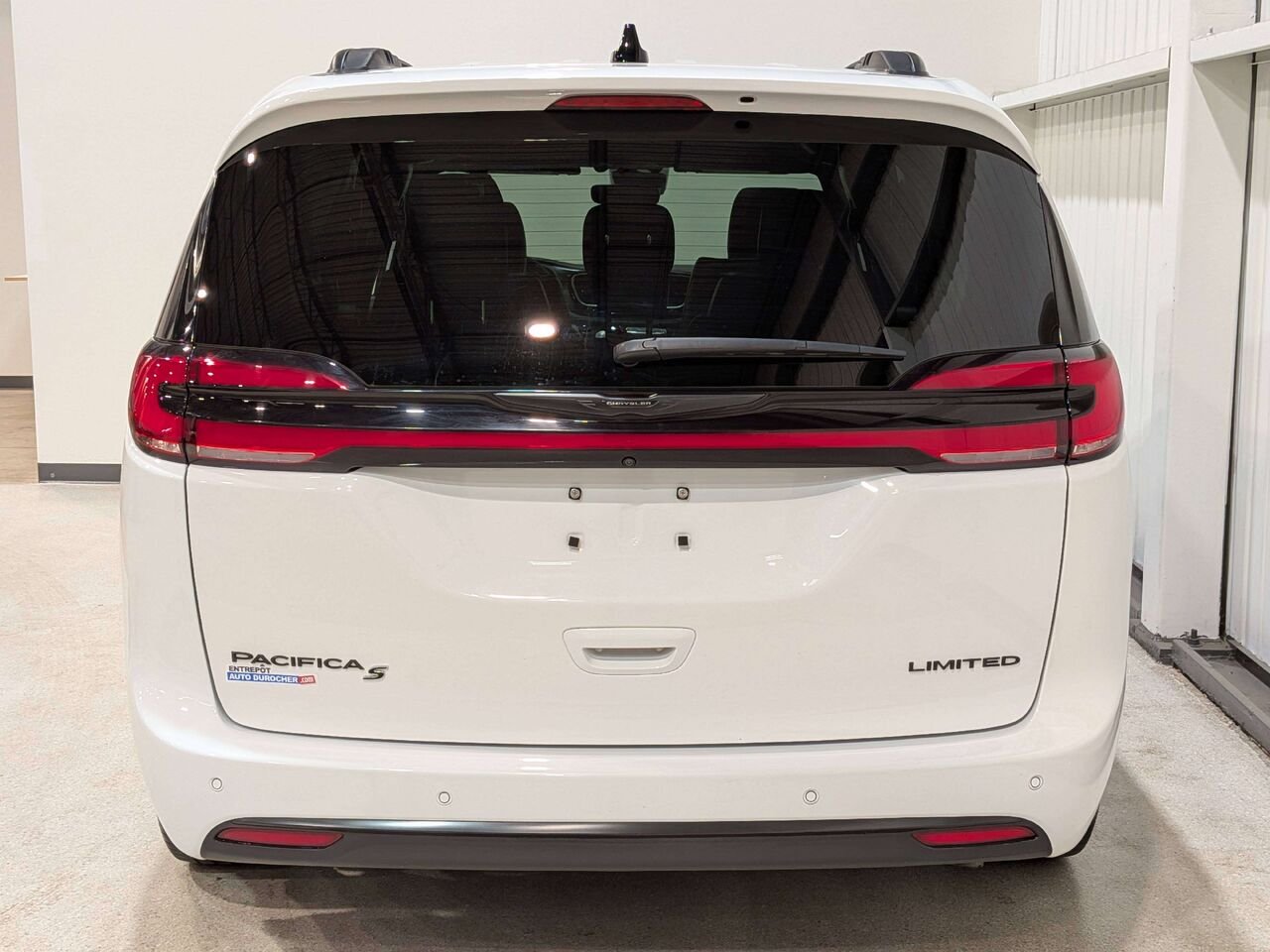 2025 Chrysler Pacifica Limited FWD White Val-David - photo #5