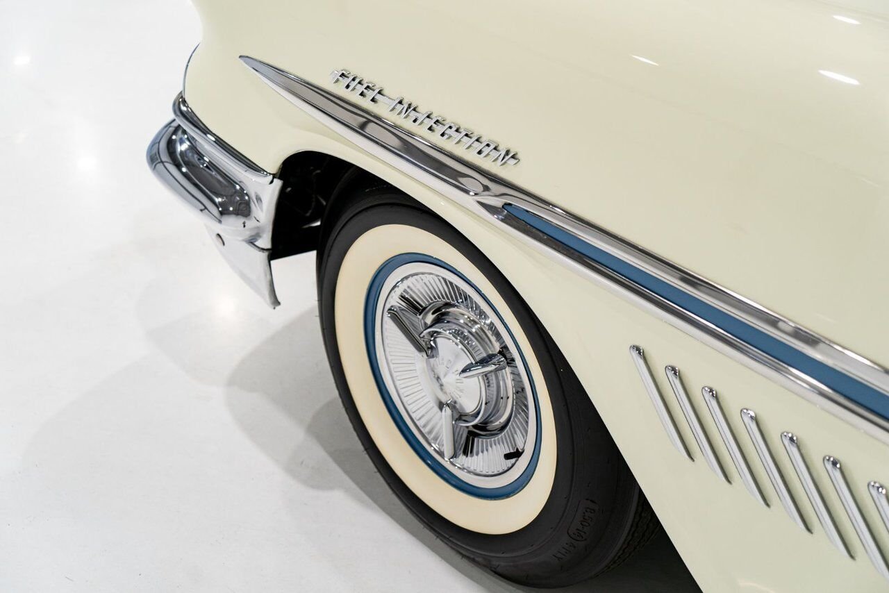 Pontiac Bonneville *PRICE IN USD* Fuel injected 347/315HP 1 of 630 produced 1957 Blanc Montréal - photo #36