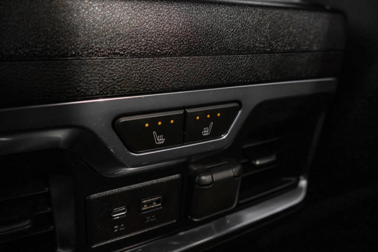 2022 Chevrolet Silverado 3500HD 4WD Crew Cab 159 High Country Black Sherwood Park - photo #34