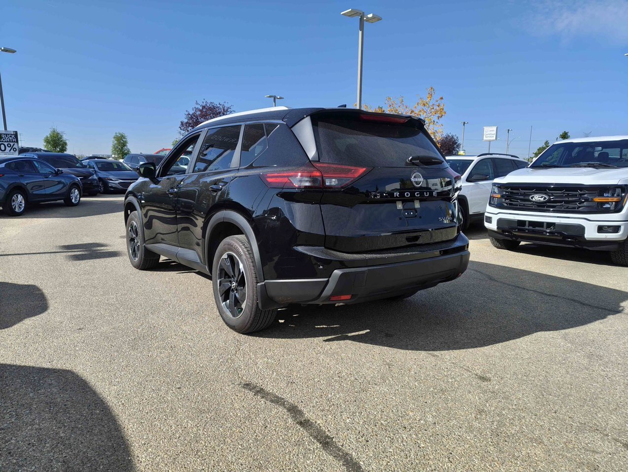 2024 Nissan Rogue AWD SV Moonroof Black Sherwood Park - photo #4