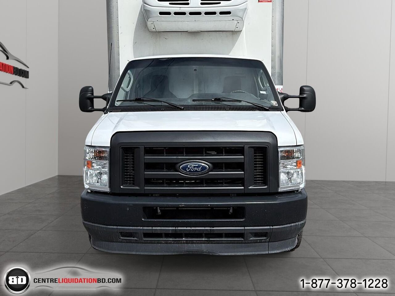 2023 Ford Série E tronqué E-450 176 po RARJ | BD0181 White Granby - photo #1