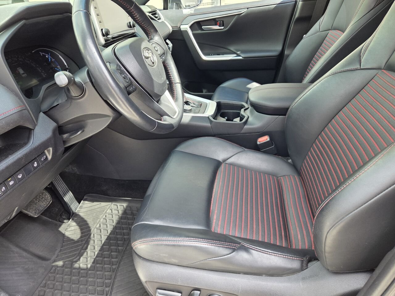 Toyota RAV4 PRIME 2021 Blanc Mont-Laurier - photo #11