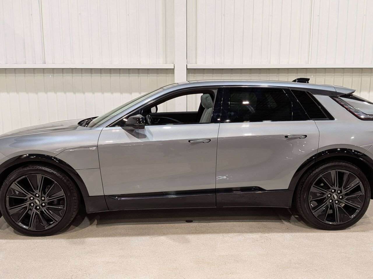 Cadillac LYRIQ 4dr Sport w/1SK 2024 Argent Val-David - photo #4