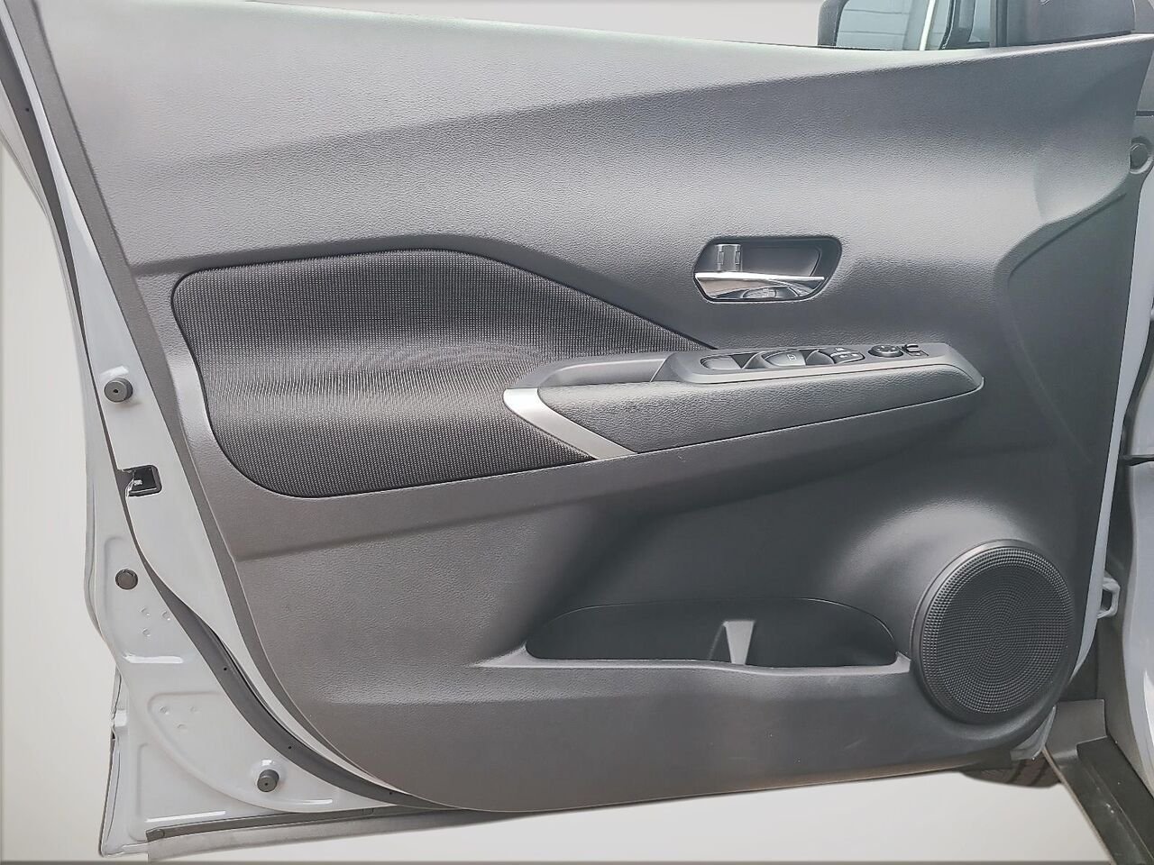 2024 Nissan Kicks SV TA Grey Québec - photo #10
