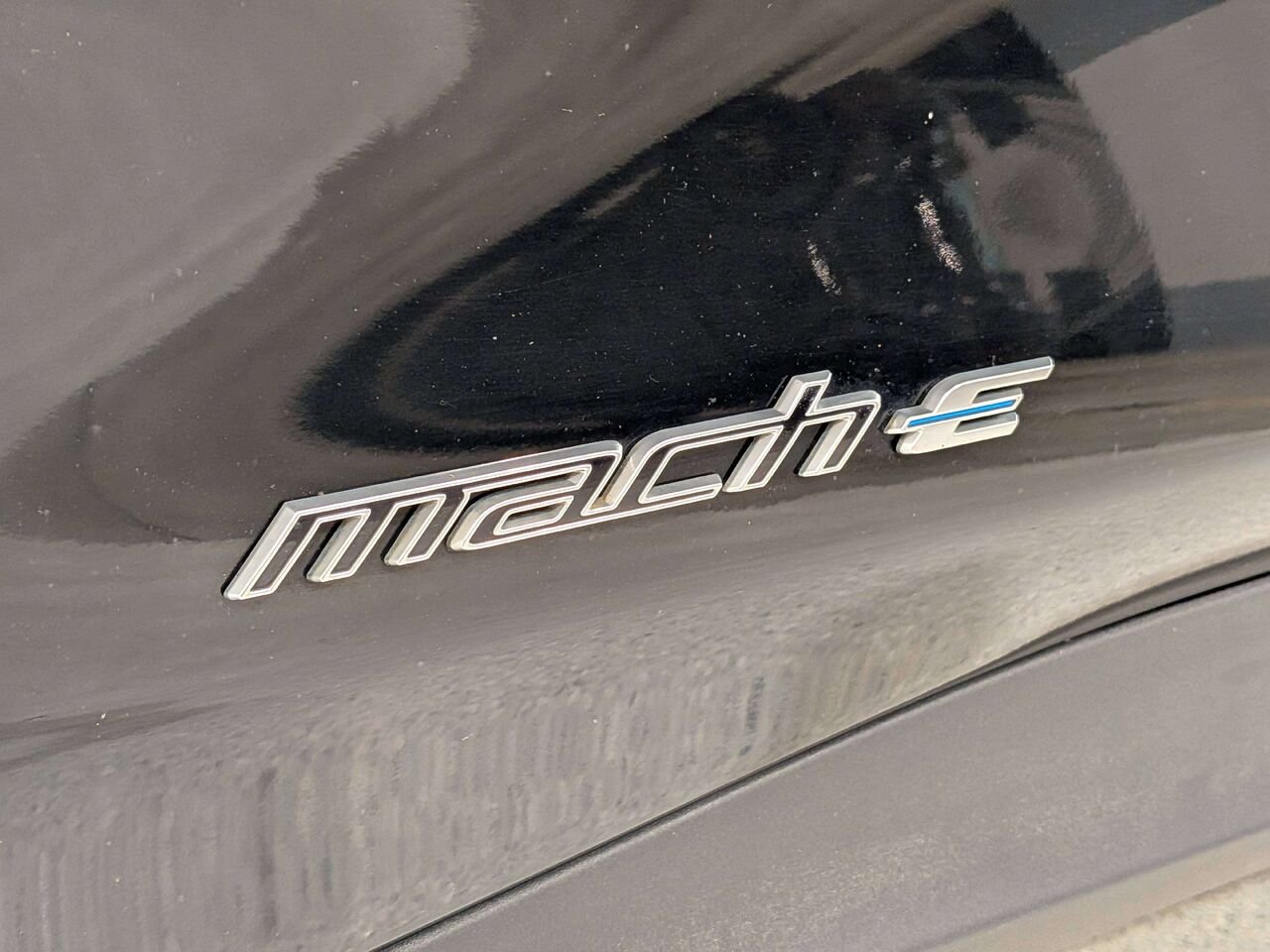 2022 Ford Mustang Mach-E Select RWD Black Val-David - photo #37