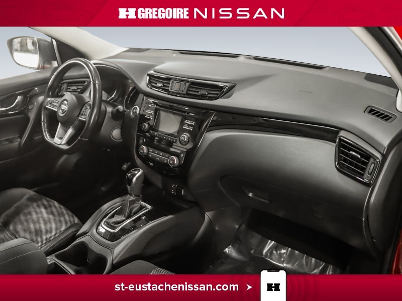2017 Nissan Qashqai Red Laval - photo #27