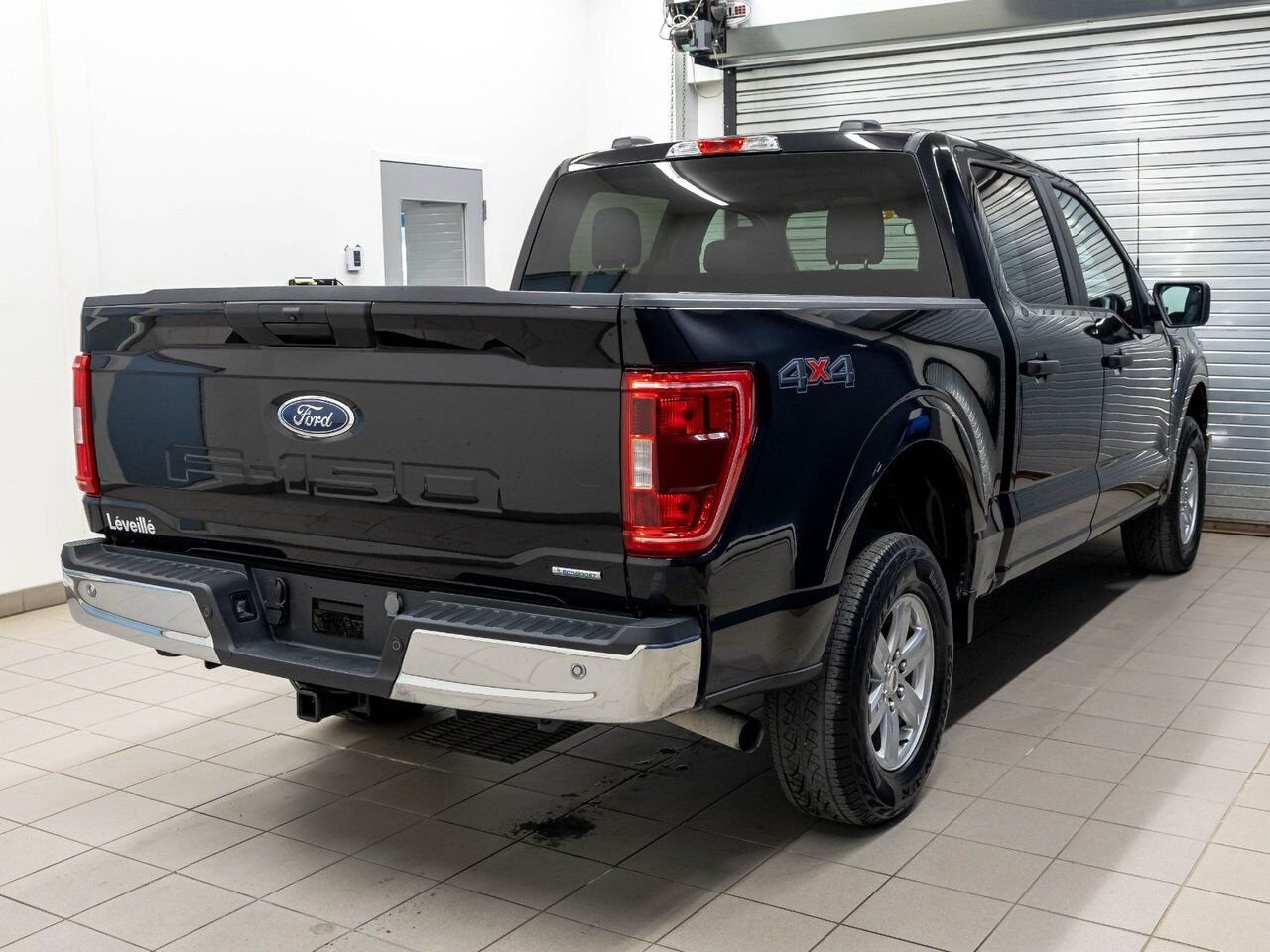 Ford F-150 XLT CREW 4X4 ECOBOOST *NAV* CARPLAY HITCH IV USB 2023 Noir Saint-Jérôme - photo #8