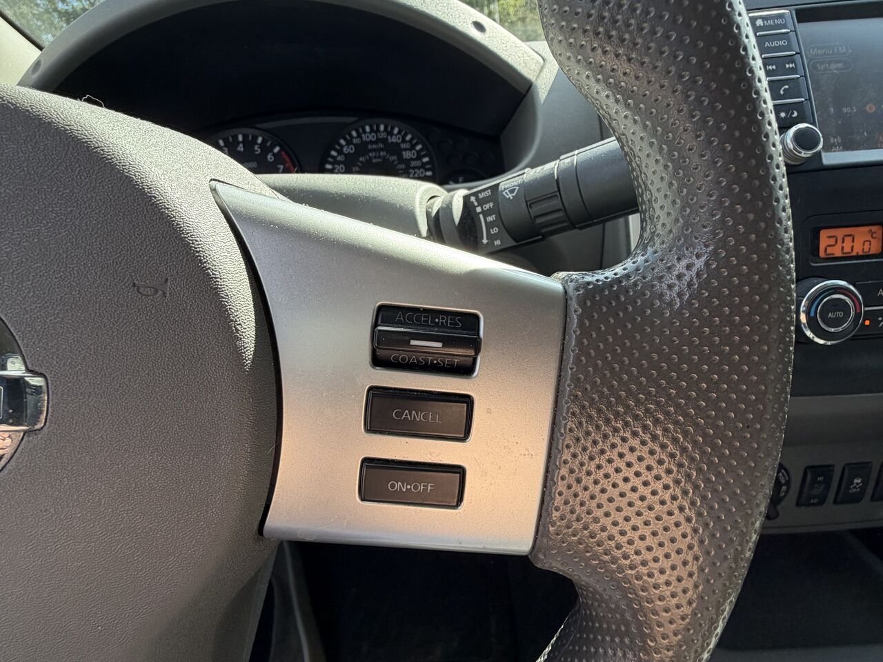 Nissan Frontier SV Édition minuit cabine multiplace 4x4 caisse longue BA 2019 Blanc Châteauguay - photo #16