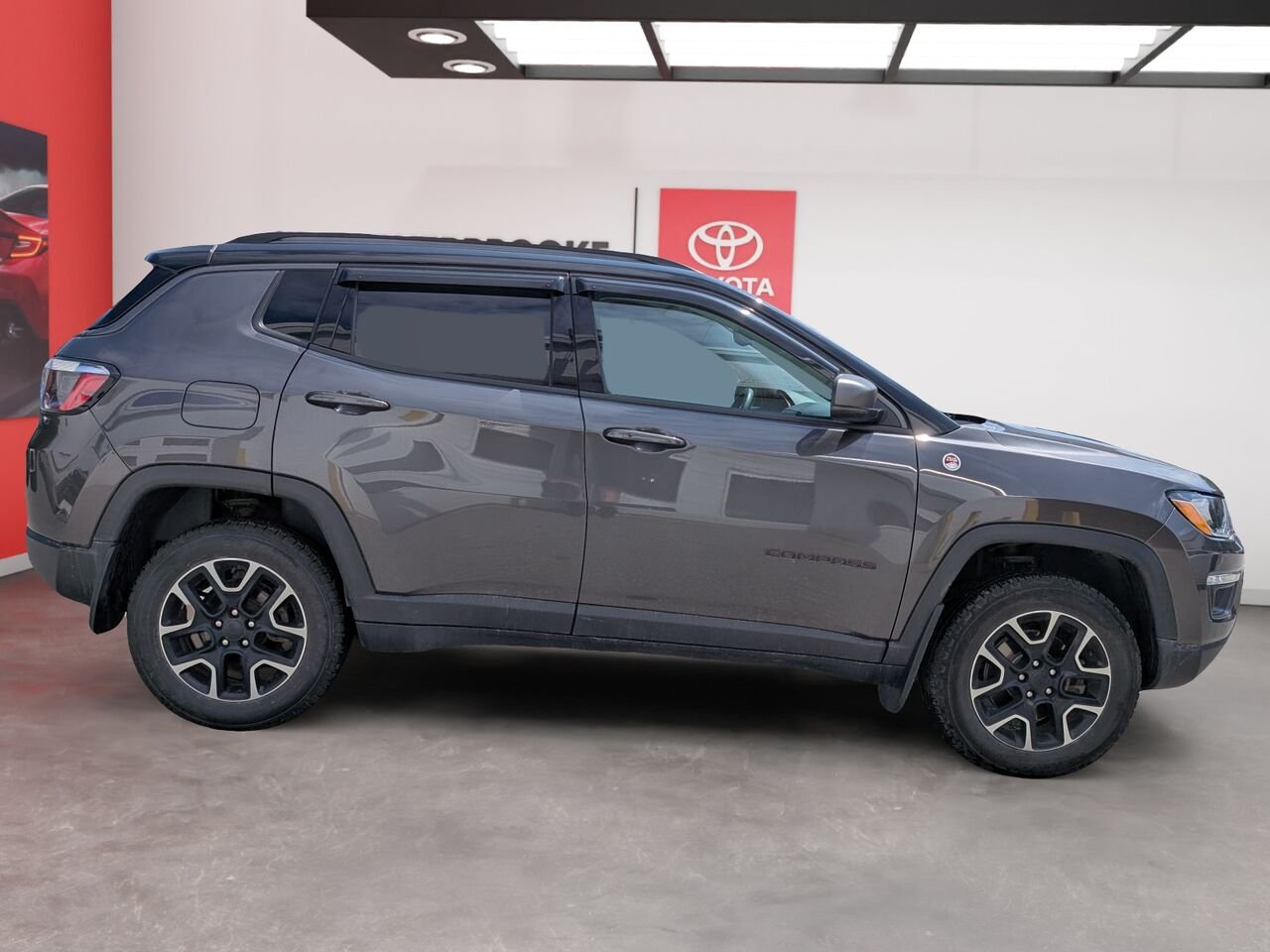 2021 Jeep Compass 3C4NJDDB5MT530219 Grey Sherbrooke - photo #3