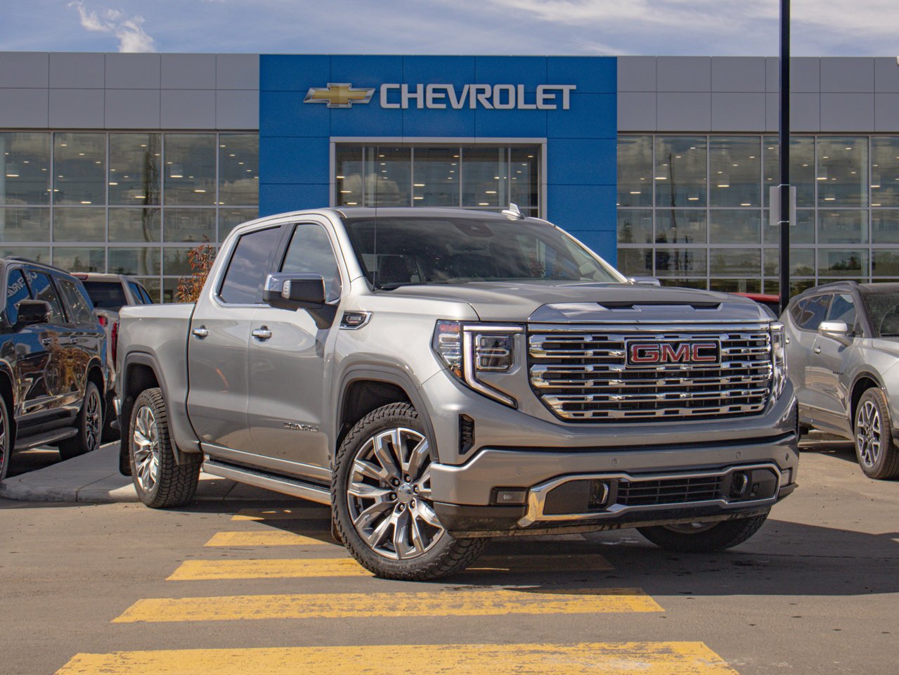 2025 GMC Sierra 1500 4WD Crew Cab 147 Denali Grey Sherwood Park - photo #1
