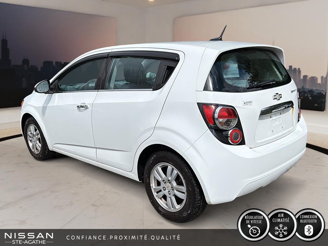 2012 Chevrolet Sonic White Ste-Agathe des Monts - photo #3