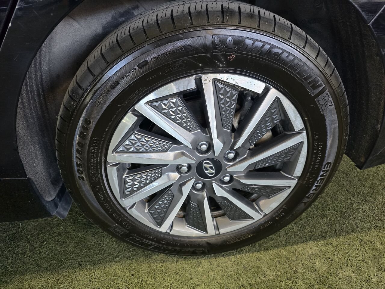 2021 Hyundai Ioniq Electric Black  - photo #27
