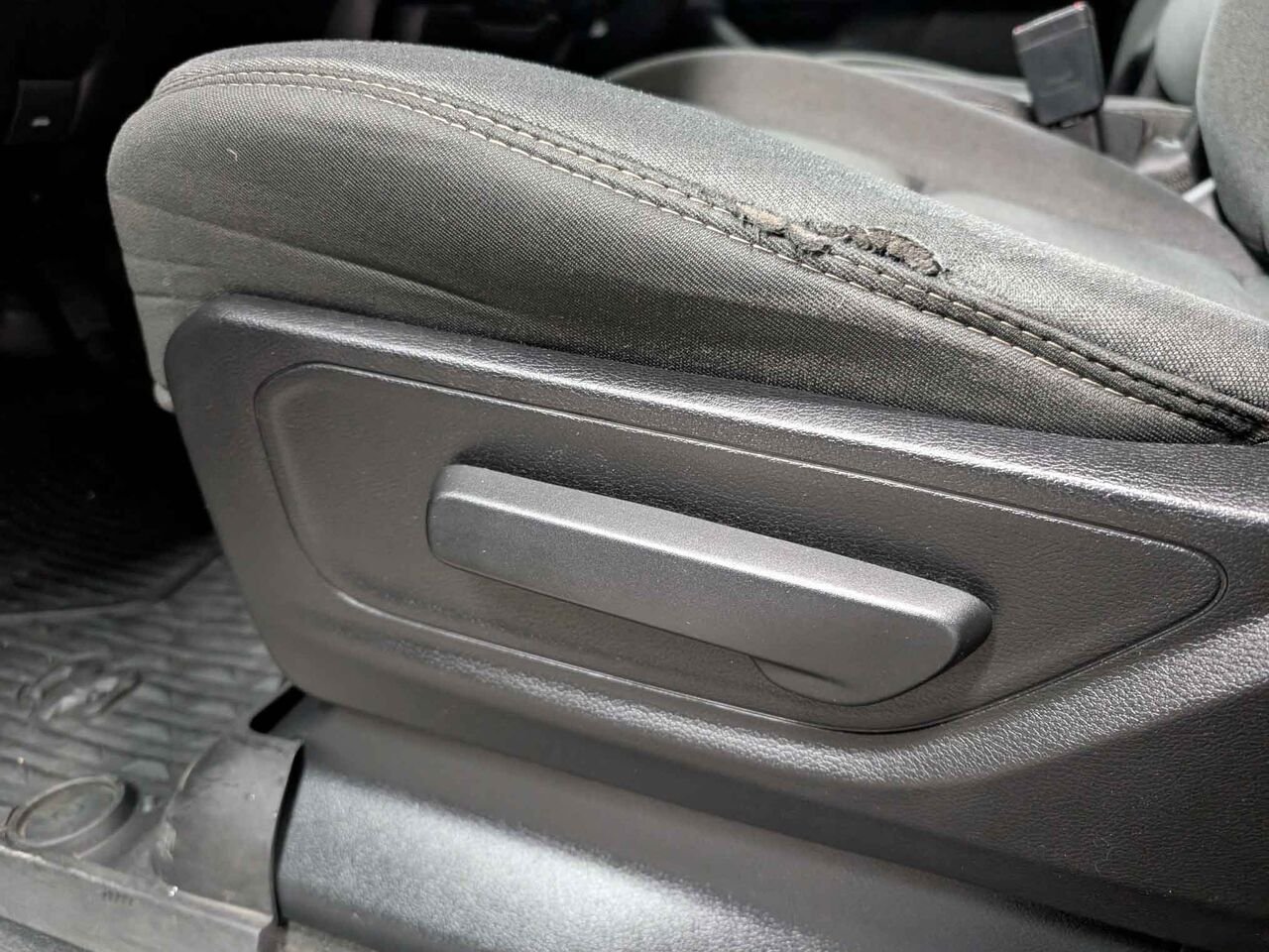 2020 Ram 1500 1C6RRFGG5LN112214 Grey Sherbrooke - photo #10