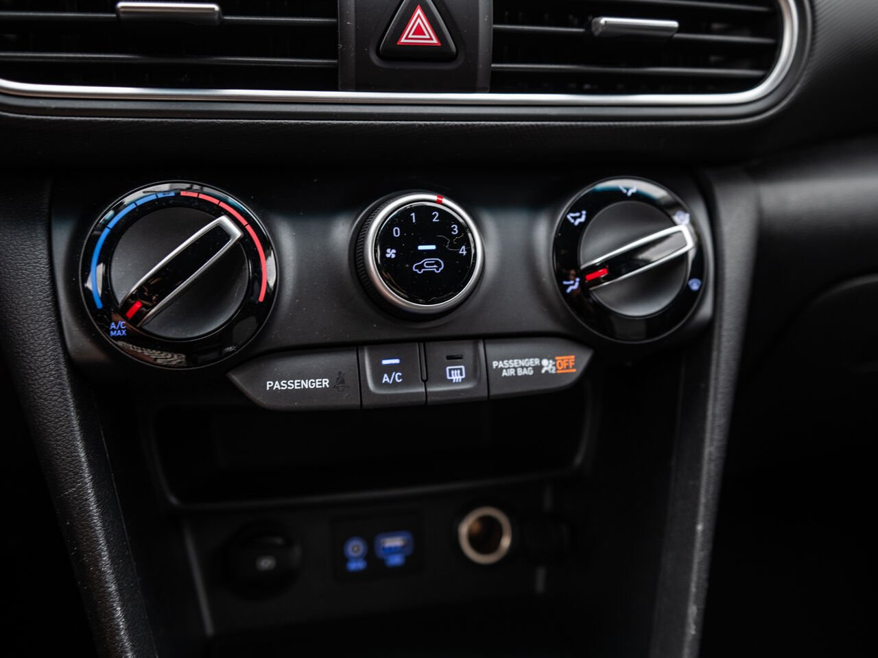 2020 Hyundai Kona White Sainte-Julienne - photo #16