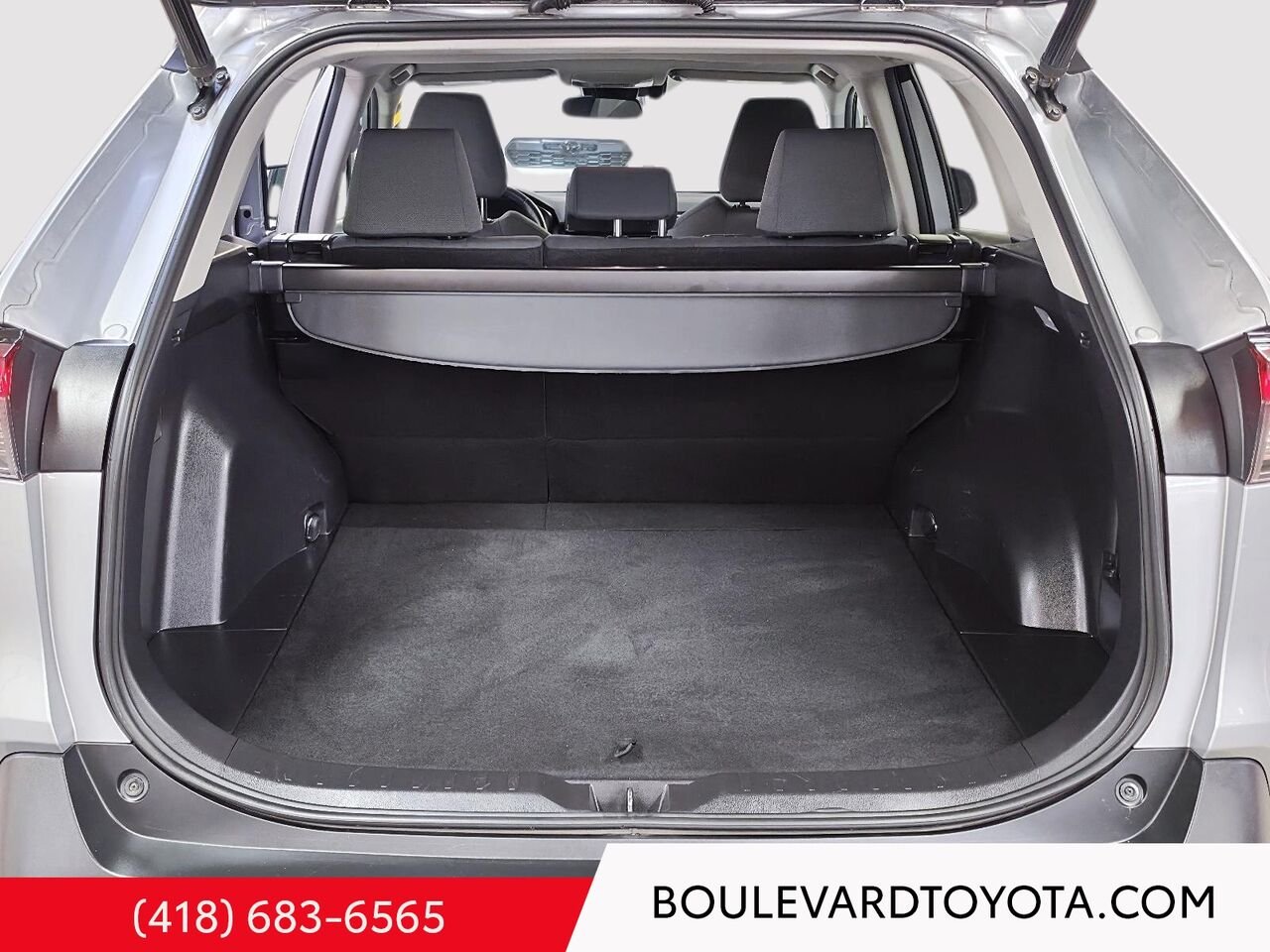 Toyota RAV4 100551A-36 | XLE 2019 Argent Québec - photo #19