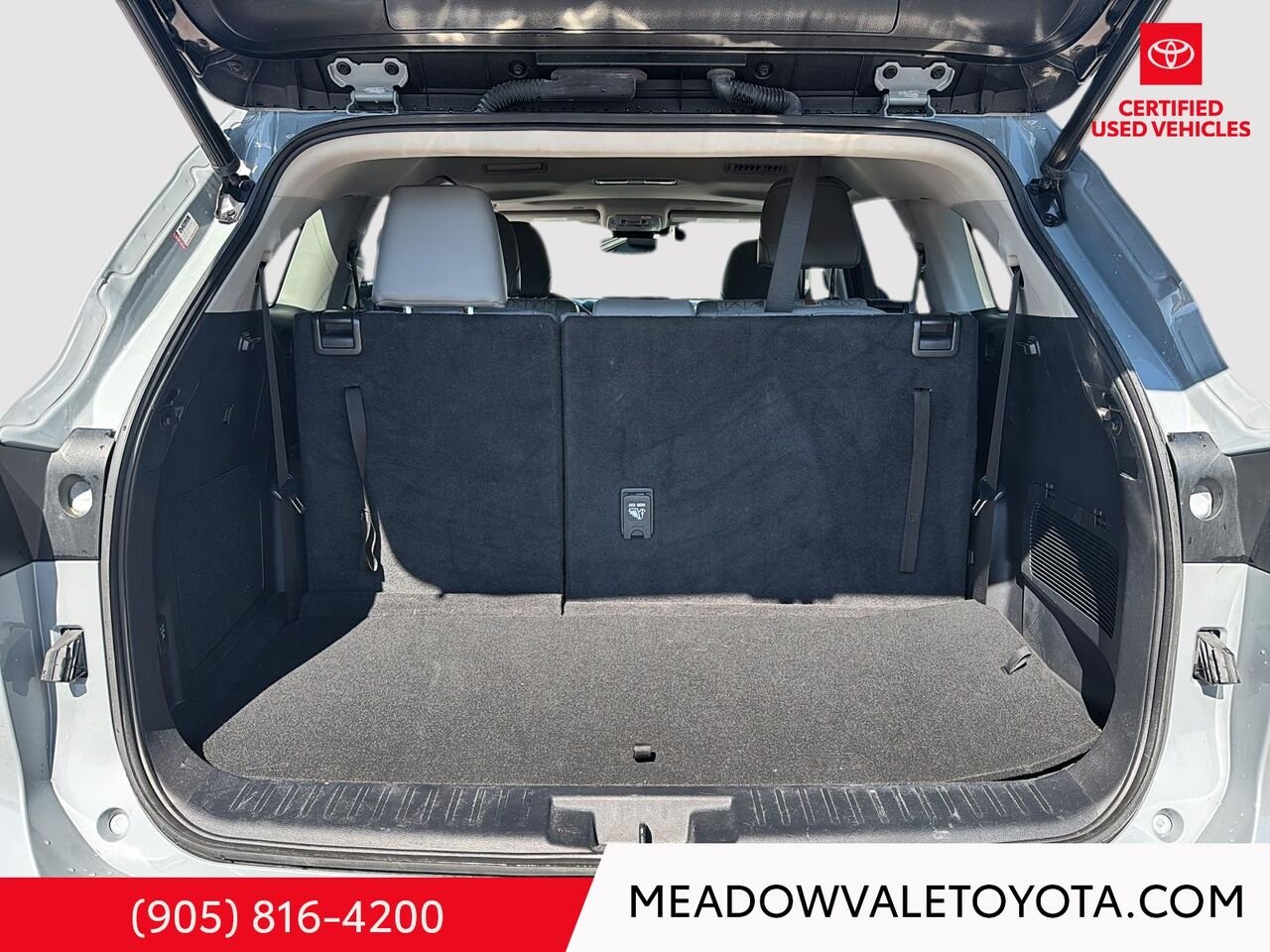 2023 Toyota HIGHLANDER New tires, Satin Bronze 18" Wheels, Running Boards, 2nd Row Captain Chairs Cement Mississauga - photo #22