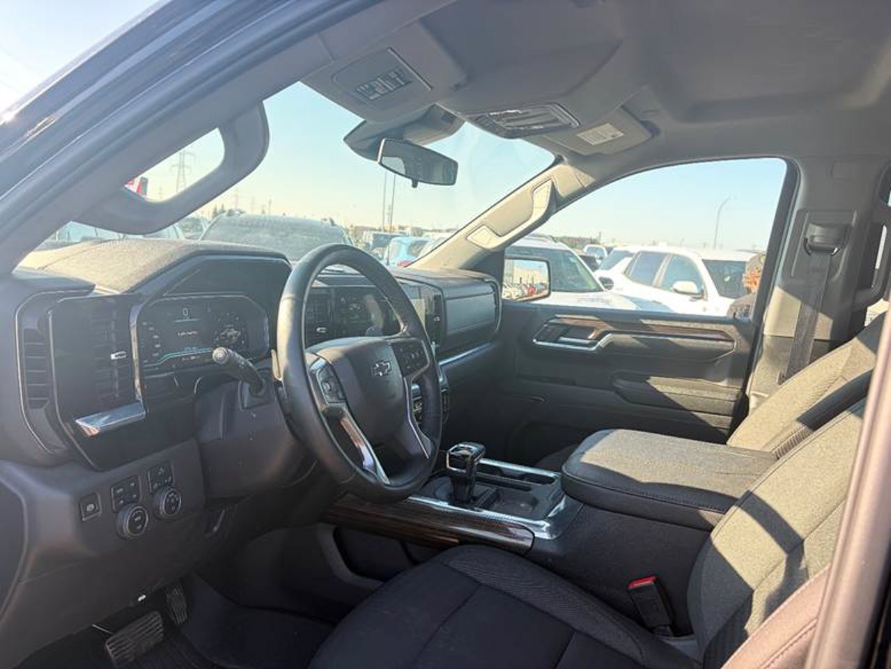 2024 Chevrolet Silverado 1500 4WD Crew Cab 147 LT Trail Boss Black Sherwood Park - photo #5