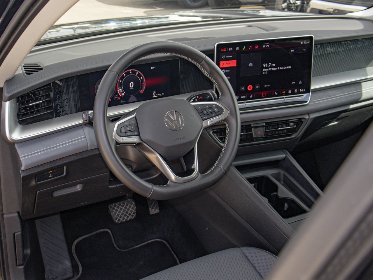 2026 Volkswagen Tiguan Comfortline 4MOTION Black Sherwood Park - photo #20
