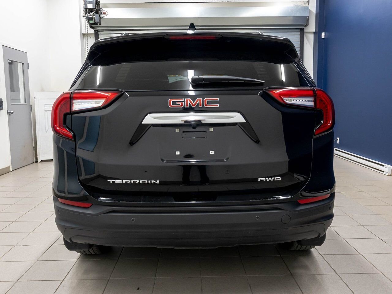 GMC Terrain SLE AWD *SIÈGES CHAUF* HAYON ELEC CARPLAY REG ADAP 2024 Noir Saint-Jérôme - photo #5