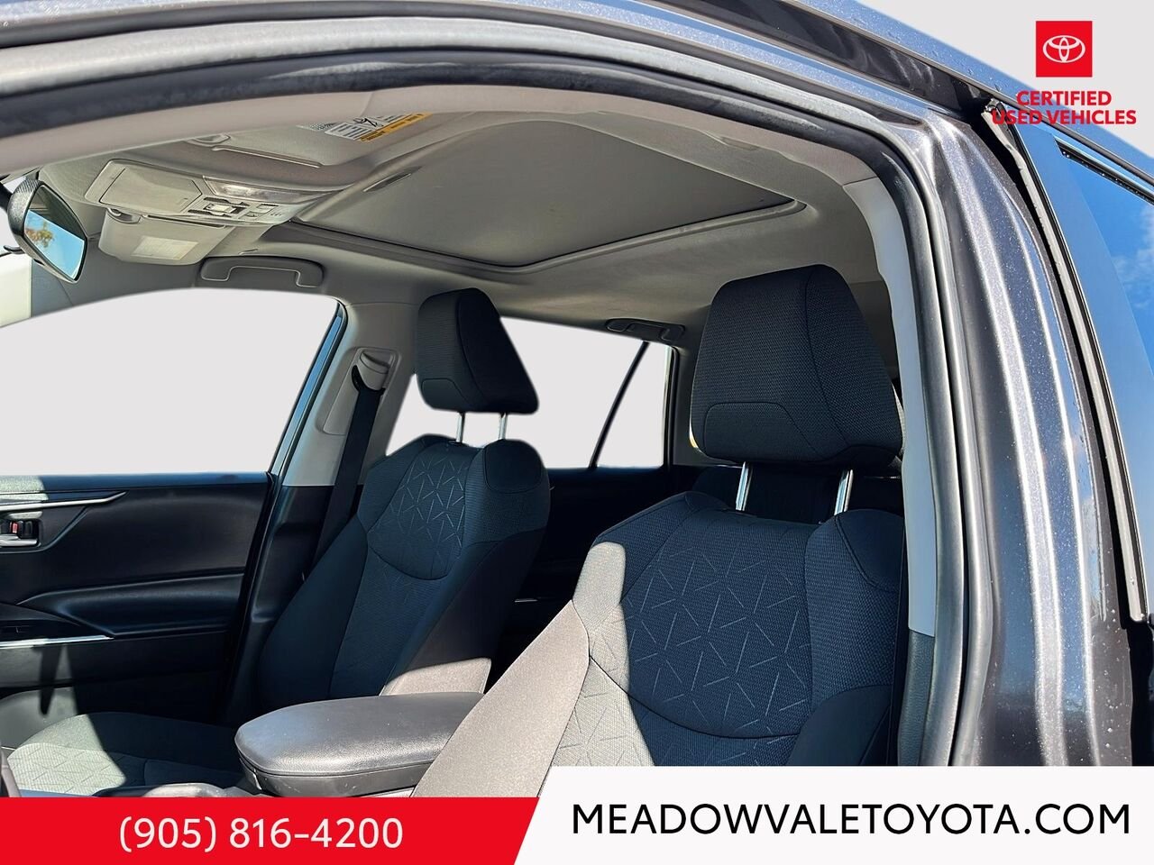 2024 Toyota RAV4 One Owner, Clean Car Fax, Power Sunroof, Power Trunk, Power Seat Grey Mississauga - photo #8