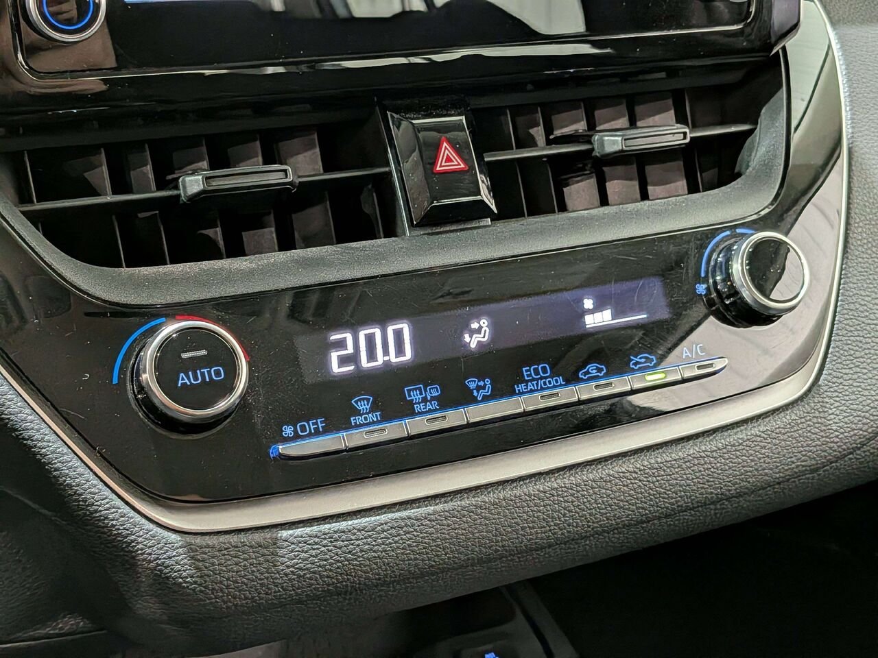 2020 Toyota Corolla LE CVT Grey Val-David - photo #24