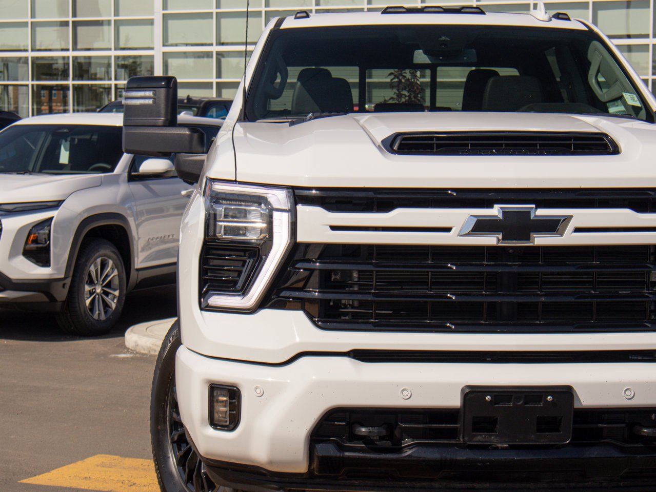 2024 Chevrolet Silverado 2500HD 4WD Crew Cab 159 LTZ White Sherwood Park - photo #4
