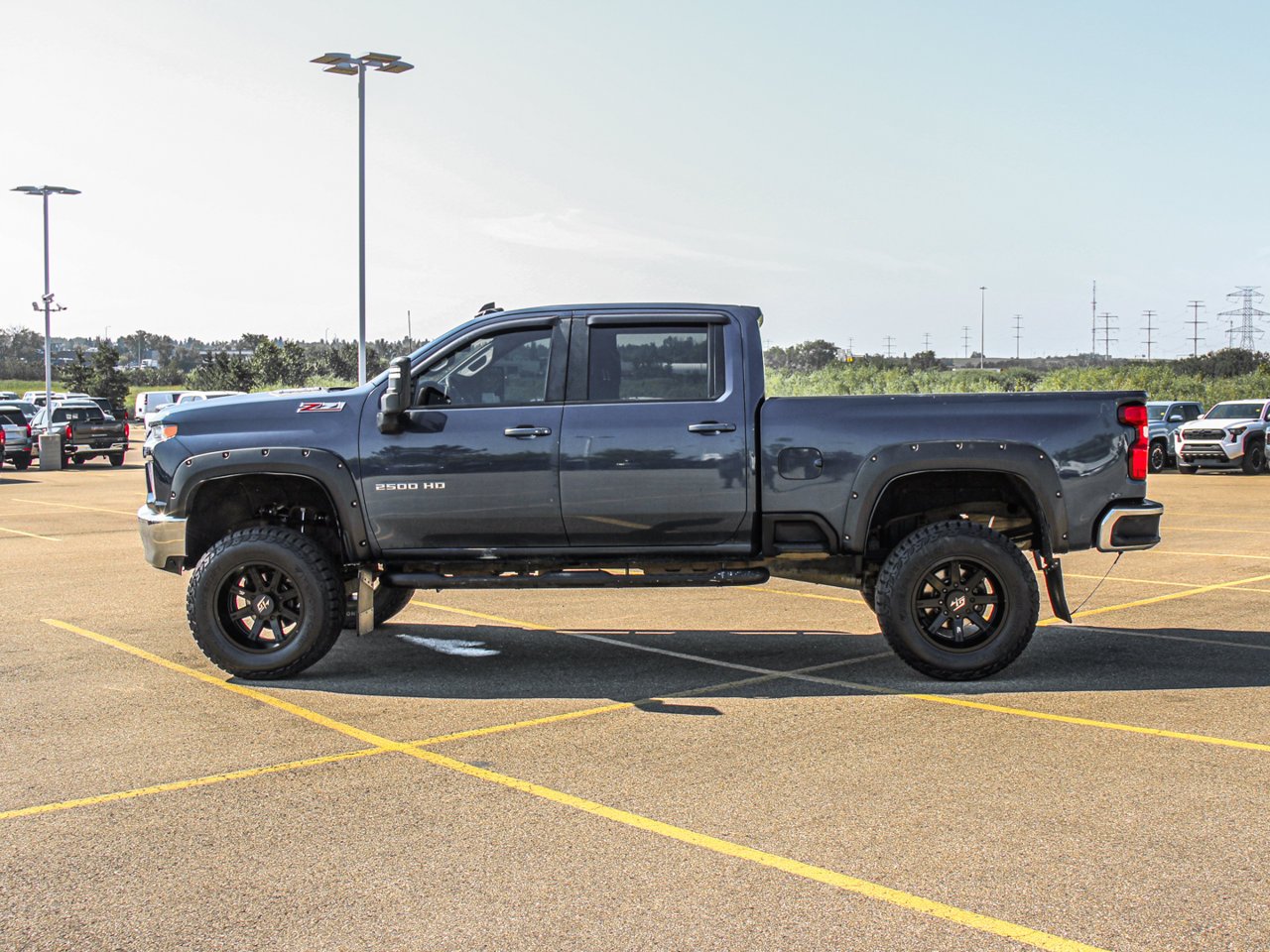 2022 Chevrolet Silverado 2500HD 4WD Crew Cab 159 LT Blue Sherwood Park - photo #4