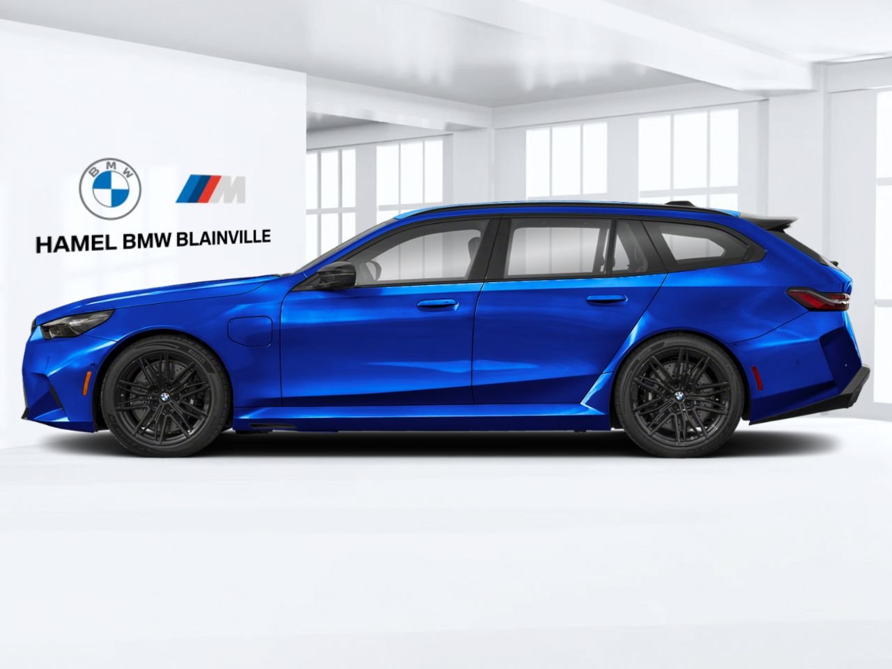 BMW M5 TOURING 2027 Bleu Marina Bay métallique Blainville - photo #1