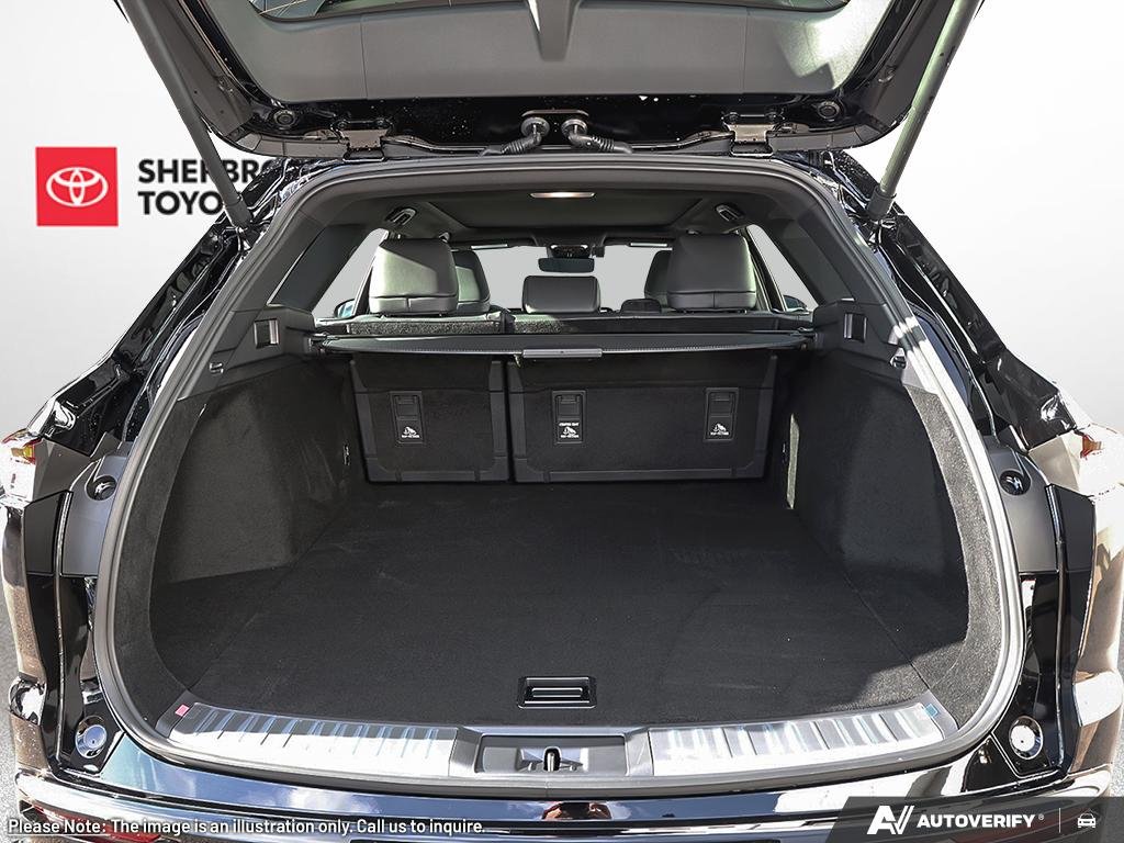 Toyota Crown Signia Limited TI 2026 Noir Sherbrooke - photo #6