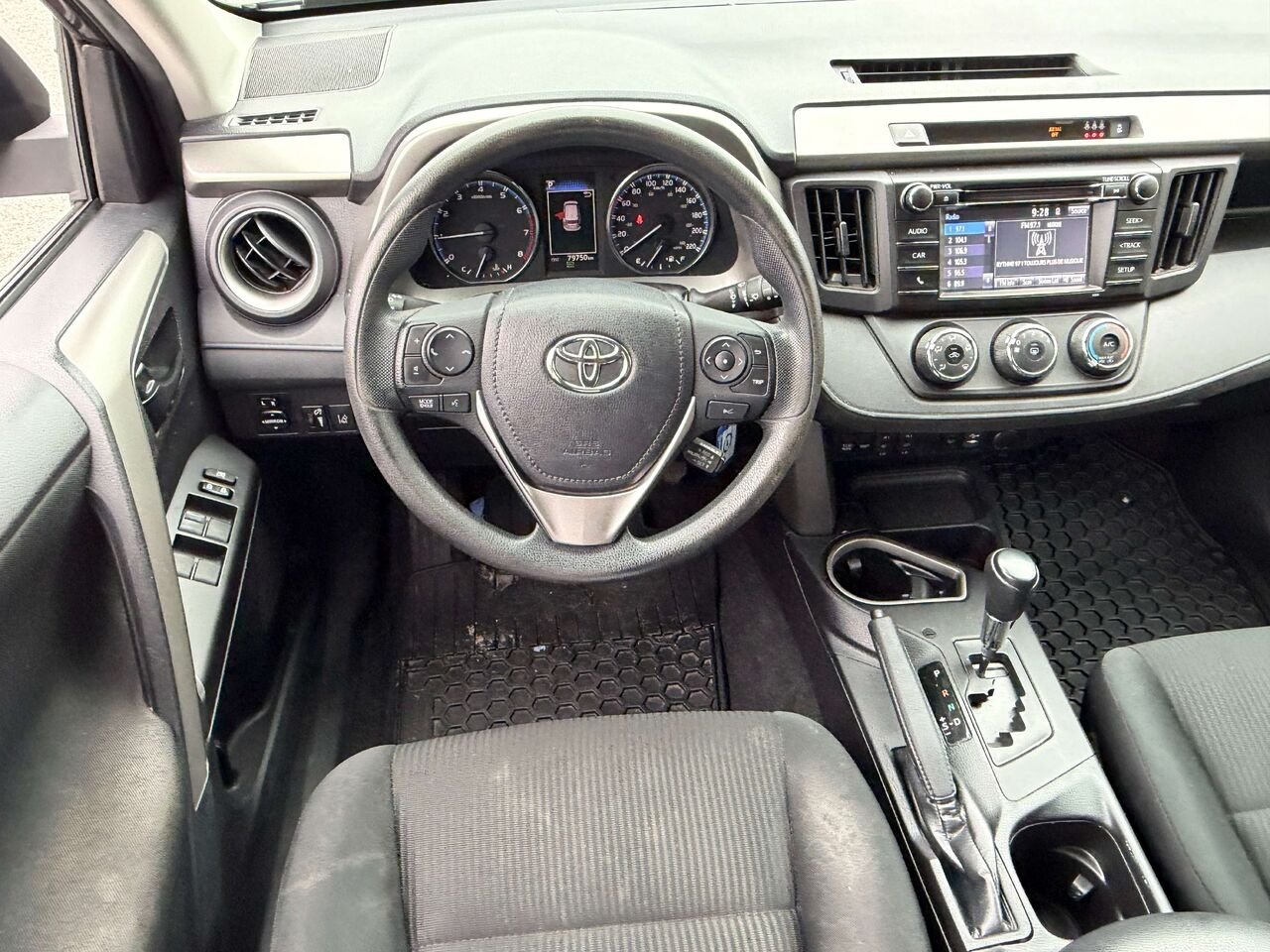 2017 Toyota RAV4 LE Grey Gatineau - photo #11