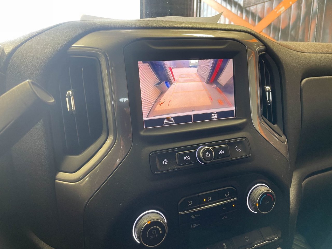 2022 Chevrolet Silverado 1500 CUSTOM TRAIL BOSS CREW 4X4 *BEDLINER* CARPLAY WIFI White Saint-Jérôme - photo #11