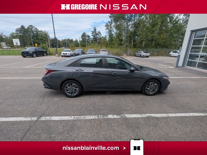 2025 Hyundai Elantra Grey Laval - photo #11